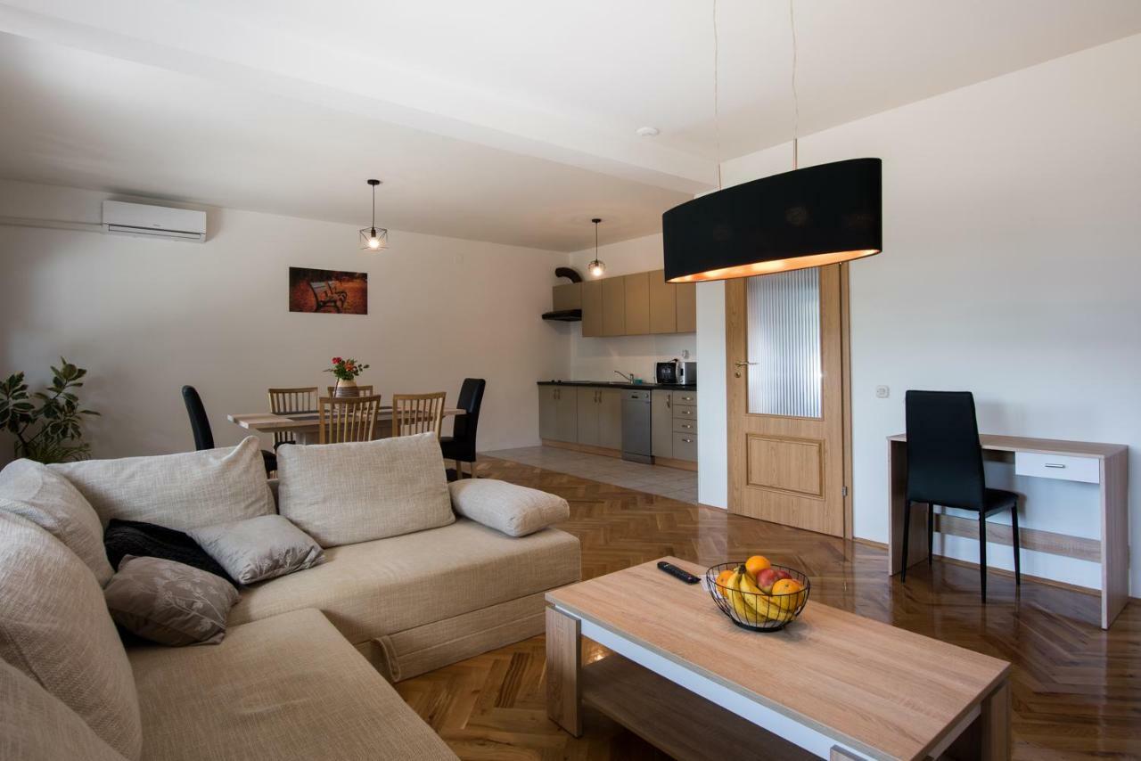 Seasons Apartmani أوسييك المظهر الخارجي الصورة