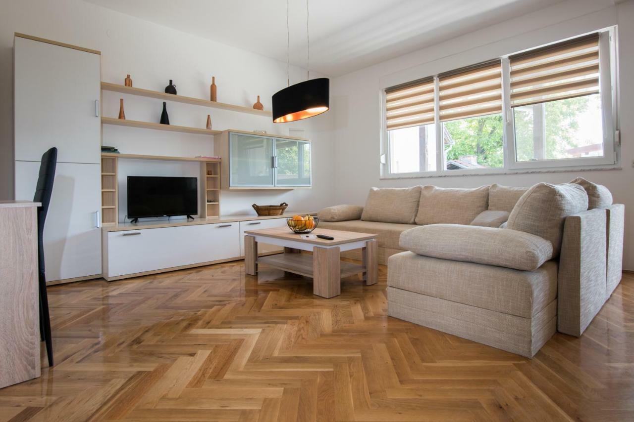 Seasons Apartmani أوسييك المظهر الخارجي الصورة