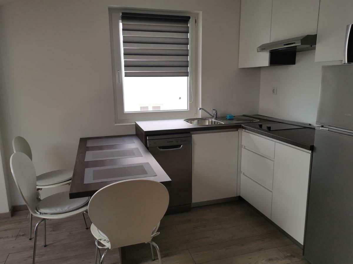 Seasons Apartmani أوسييك المظهر الخارجي الصورة