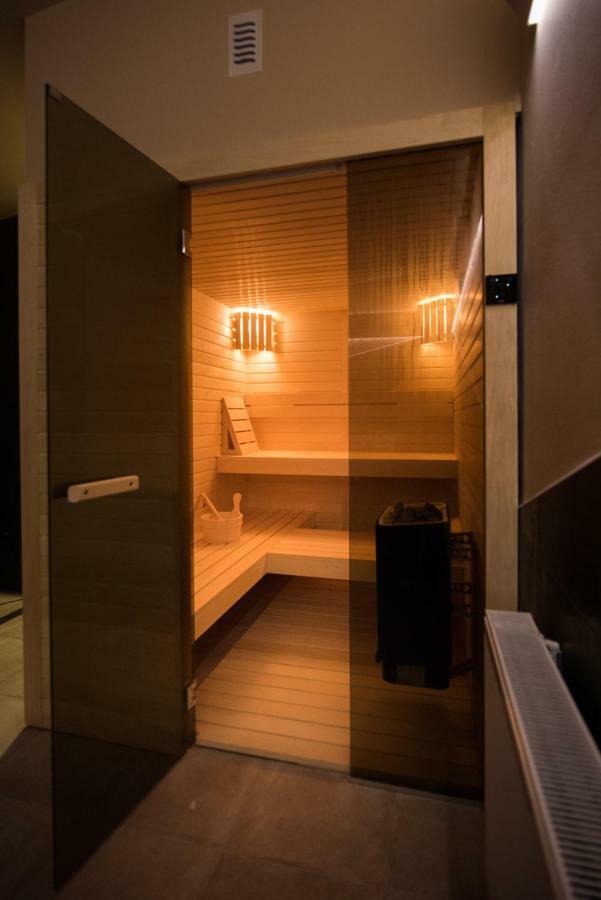 Seasons Apartmani أوسييك المظهر الخارجي الصورة