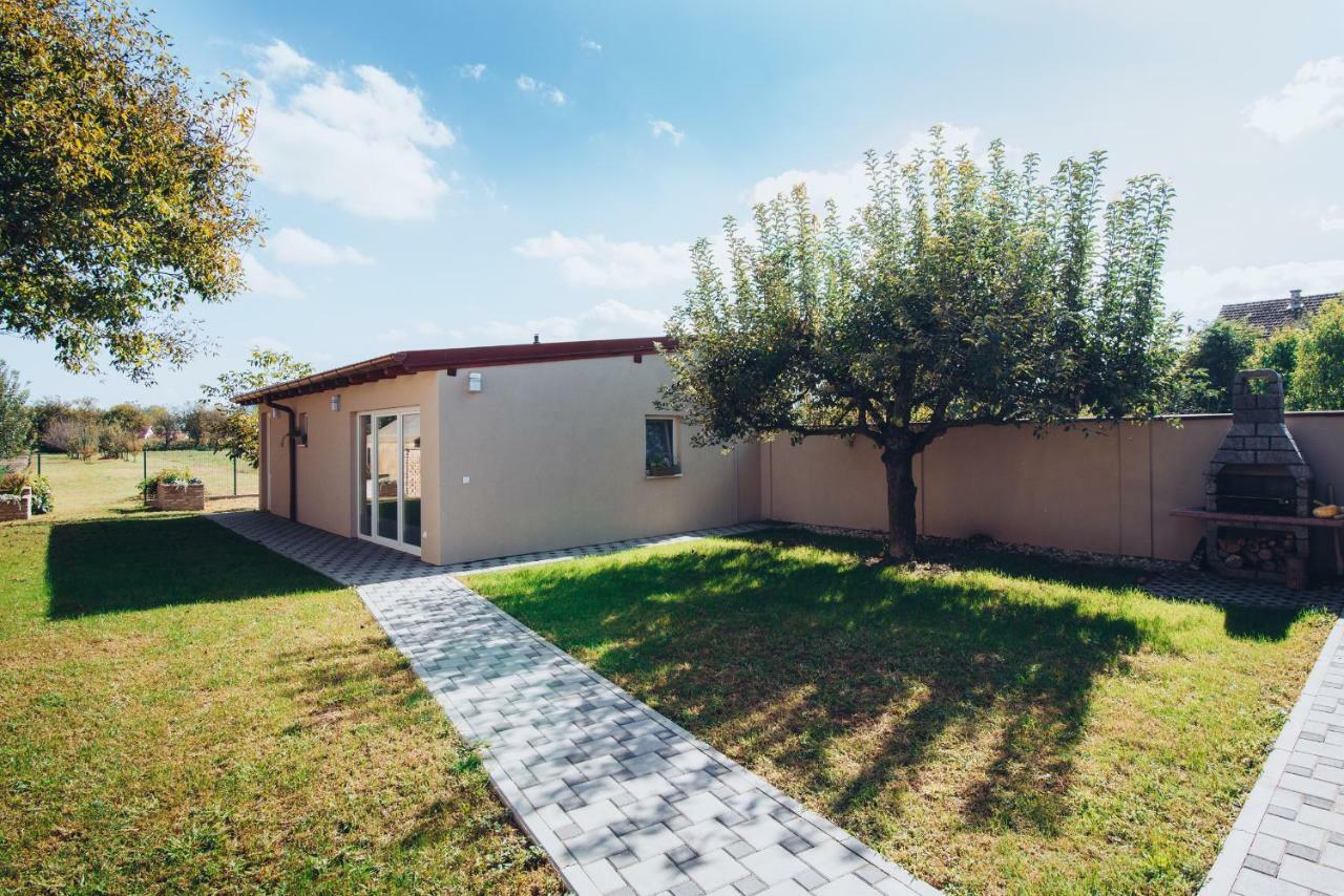 Seasons Apartmani أوسييك المظهر الخارجي الصورة